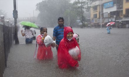 Hindistan ve Bangladeş’teki Sel, Heyelan ve Fırtınalarda En Az 57 Kişi Öldü