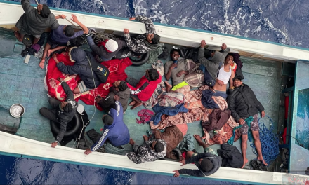 Türk Askerleri, Libya’da 10 Gündür Denizde Mahsur Kalan 17 Göçmeni Kurtardı