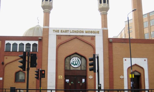 İngiltere’de Son 3 Yılda Camilerin Yarısı Saldırıya Uğradı