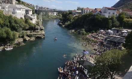 Bosna Hersek’te 456. Geleneksel Mostar Köprüsü Atlayışları Yapıldı