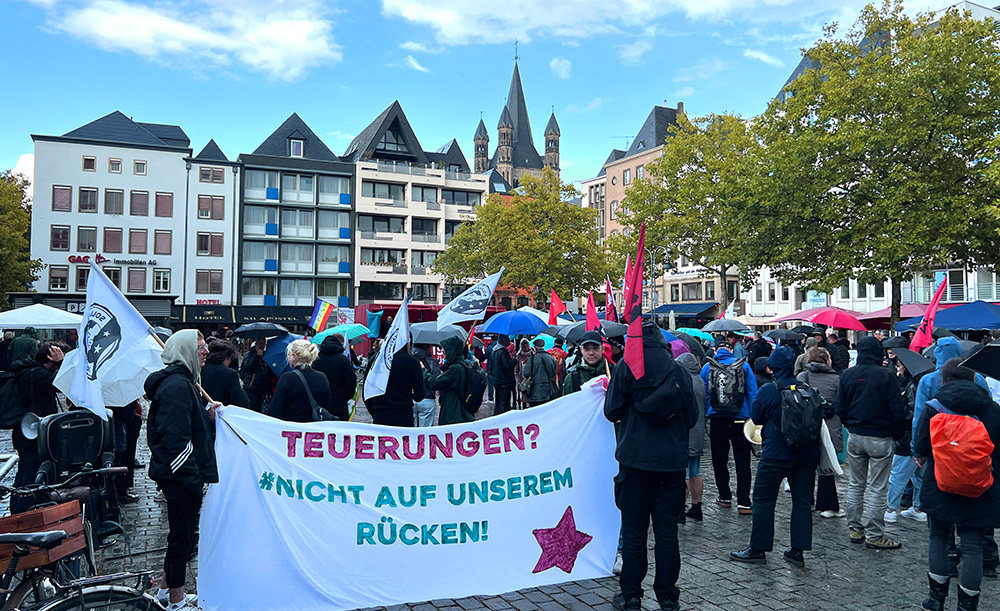 Almanya’daki Artan Fiyatlar ve Hayat Pahalılığı Köln’de Protesto Edildi