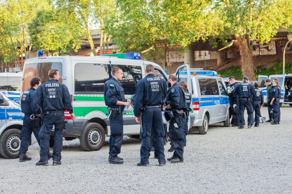 Almanya’da 400’den Fazla Polis Hakkında Aşırı Sağ Soruşturması