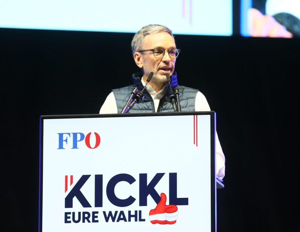 Avusturya’da Genel Seçimleri Aşırı Sağcı FPÖ Kazandı