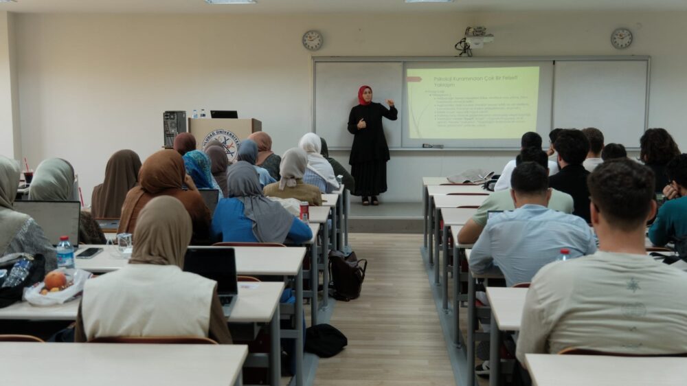 Üniversiteli Gençler Bursa’da Özel Eğitim’de Buluştu